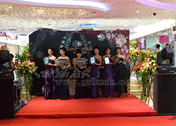 獨(dú)致光芒 全城盡賞 鉆石世家系列展示活動(dòng)